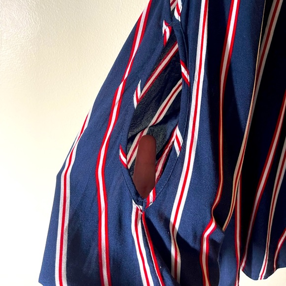 Abercrombie Kids Girls Blouse 11/12 Stripe Blue White Cold Shoulder Long Sleeve - Picture 4 of 6